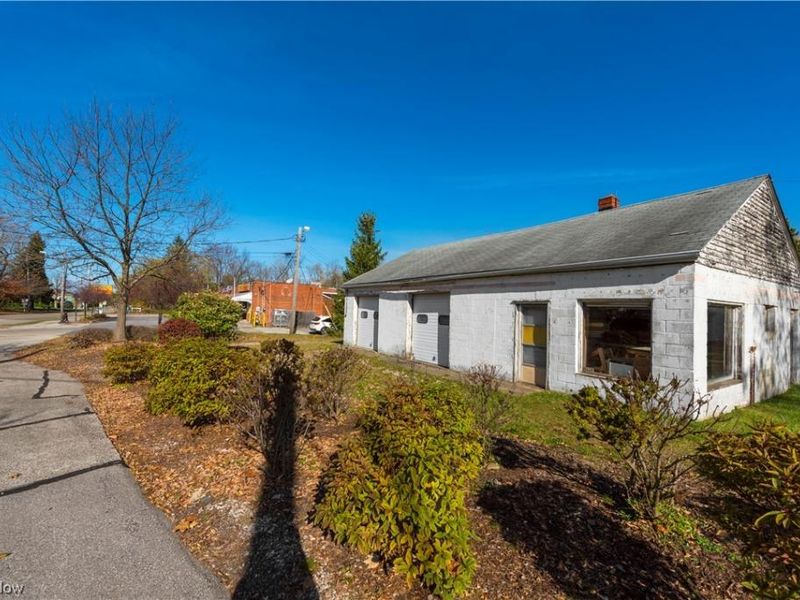 26004 Pettibone Road, Oakwood Village, OH 44146 Photo 1