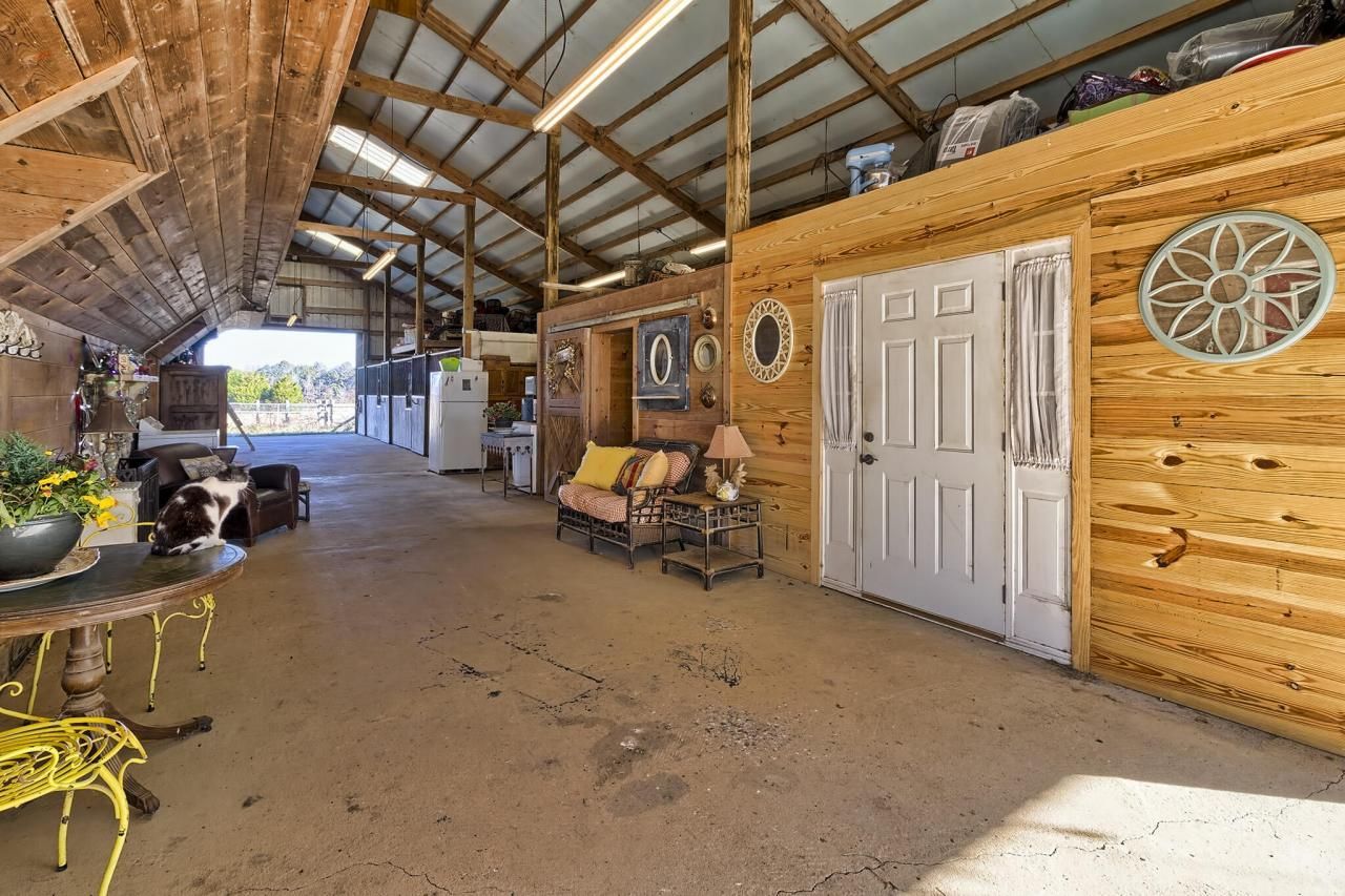 226 Cottage Walk Lane Photo 12