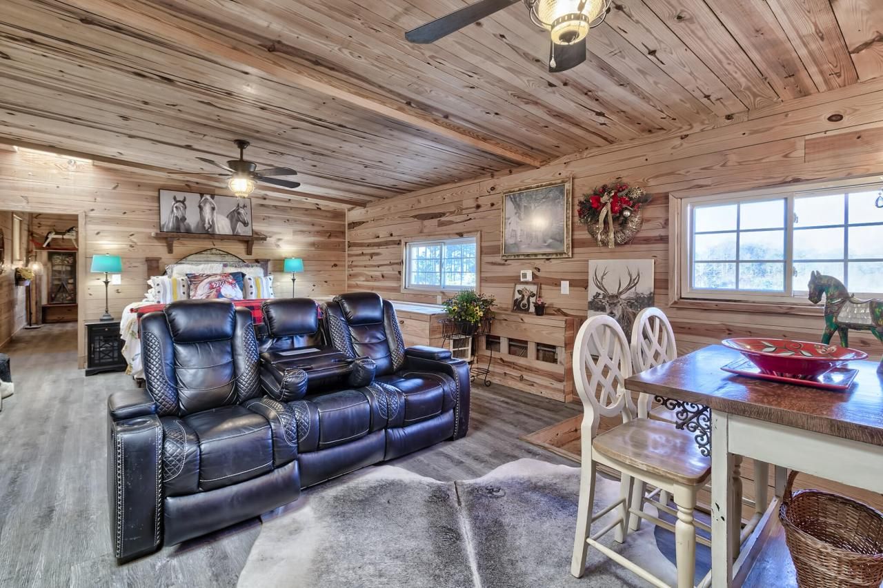 226 Cottage Walk Lane Photo 21