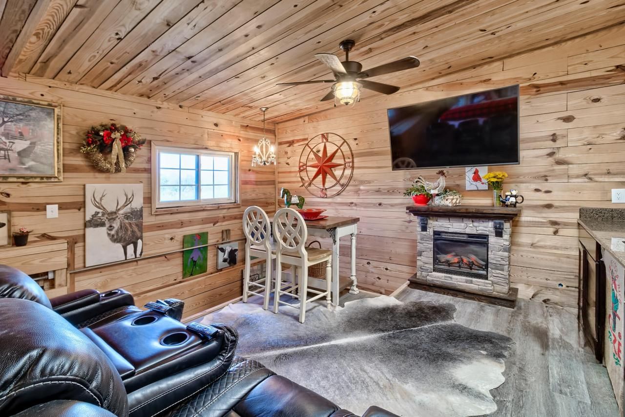 226 Cottage Walk Lane Photo 24