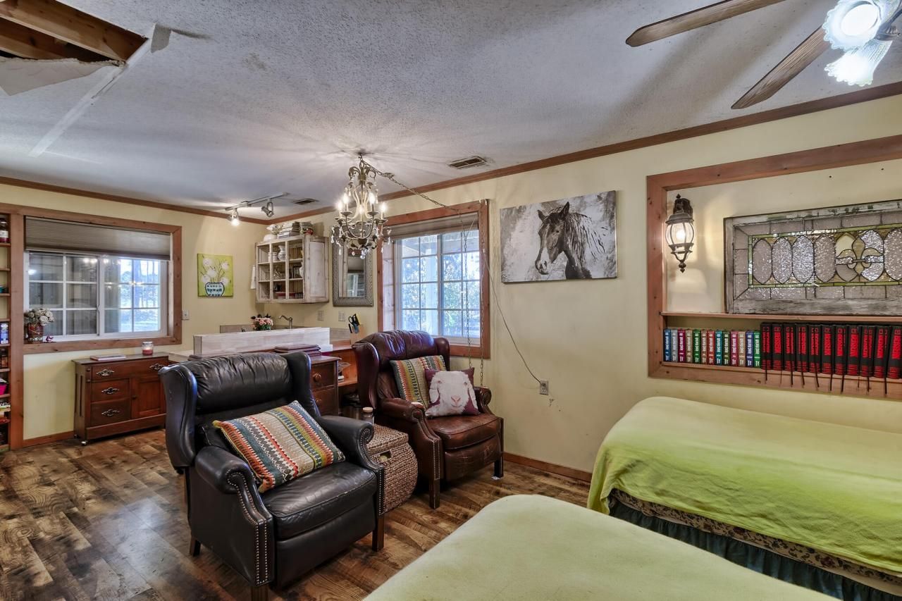 226 Cottage Walk Lane Photo 9