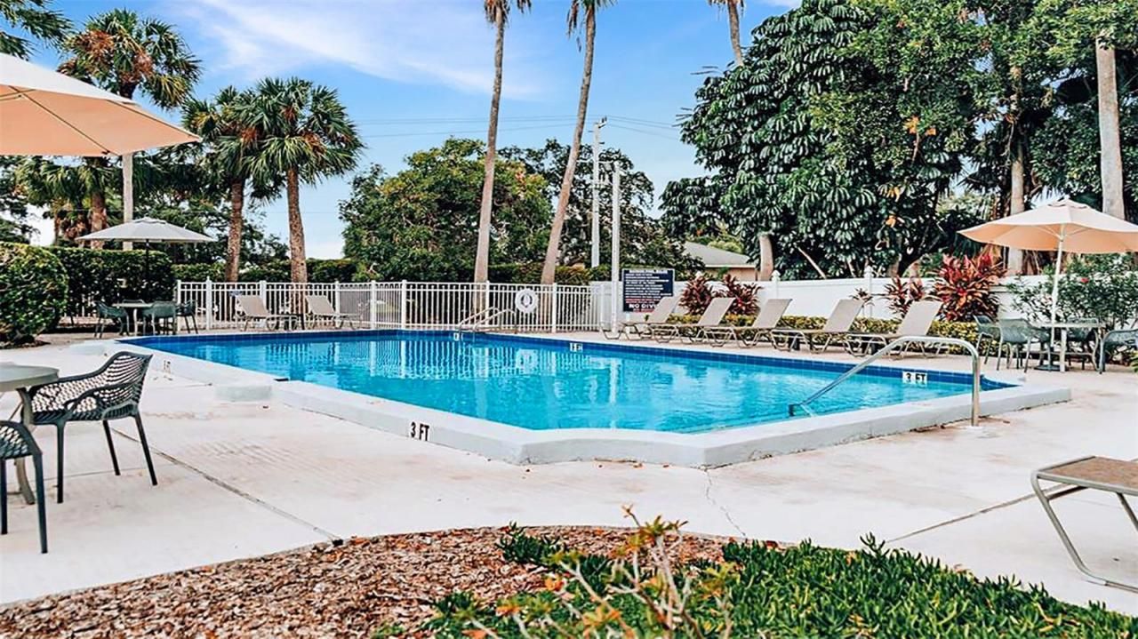1269 Siesta Bayside Drive, Unit 1269-C, Sarasota, FL 34242 Photo