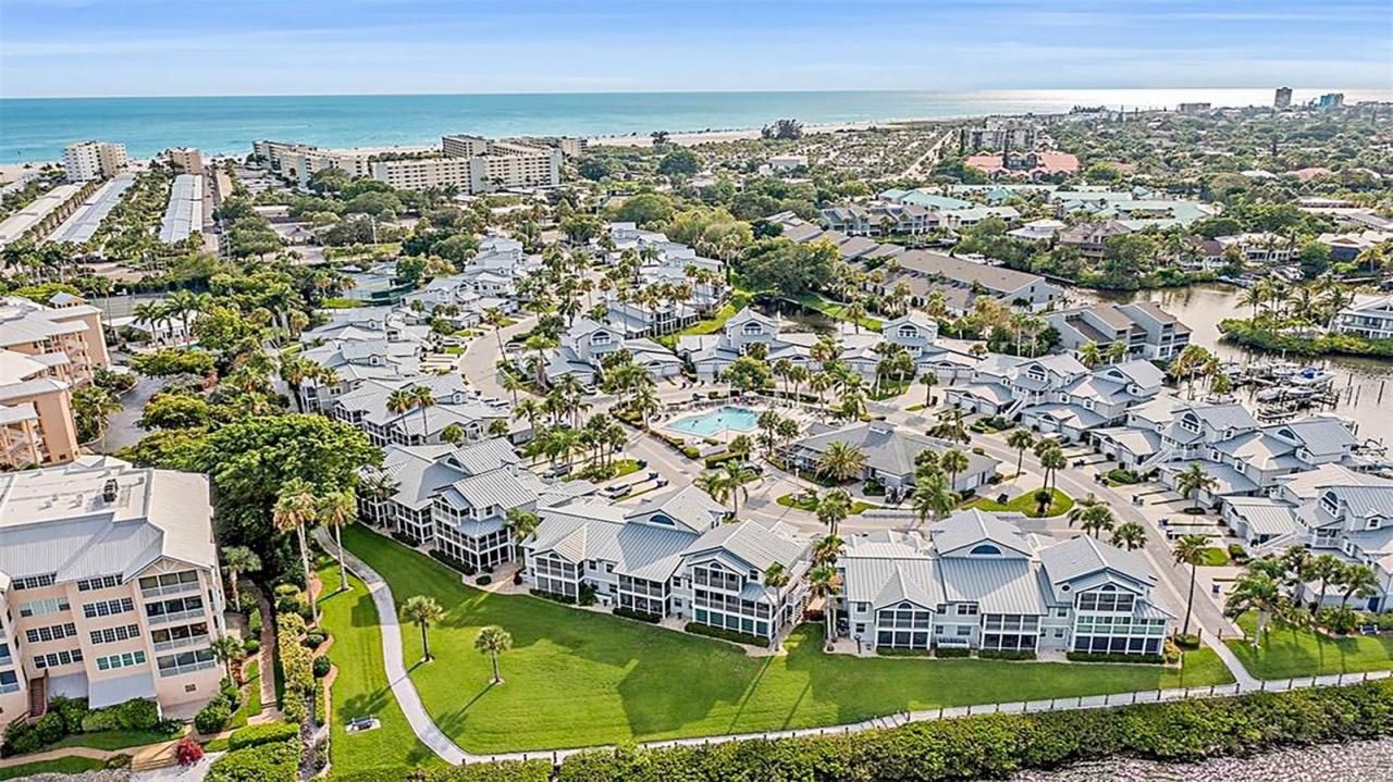 1360 Siesta Bayside Drive, Unit 1360-D, Sarasota, FL 34242 Photo