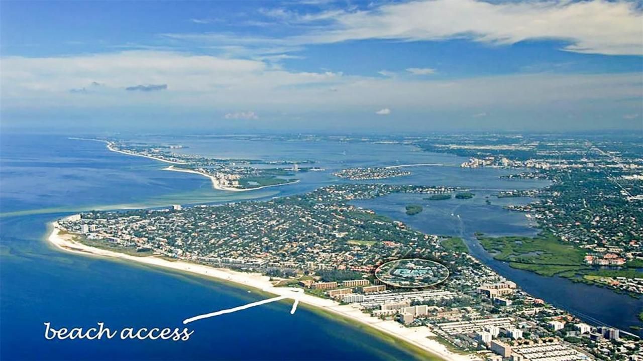 1360 Siesta Bayside Drive, Unit 1360-D, Sarasota, FL 34242 Photo