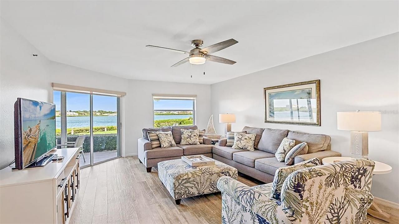 1360 Siesta Bayside Drive, Unit 1360-D, Sarasota, FL 34242 Photo