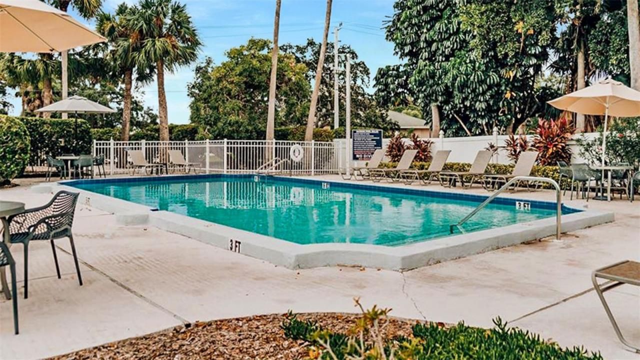 1272 Siesta Bayside Drive, Unit 1272-C, Sarasota, FL 34242 Photo