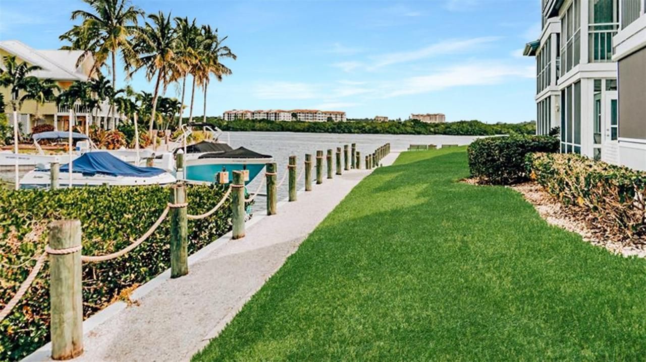1272 Siesta Bayside Drive, Unit 1272-C, Sarasota, FL 34242 Photo