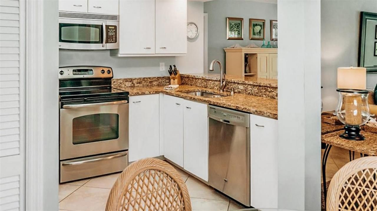 1272 Siesta Bayside Drive, Unit 1272-C, Sarasota, FL 34242 Photo