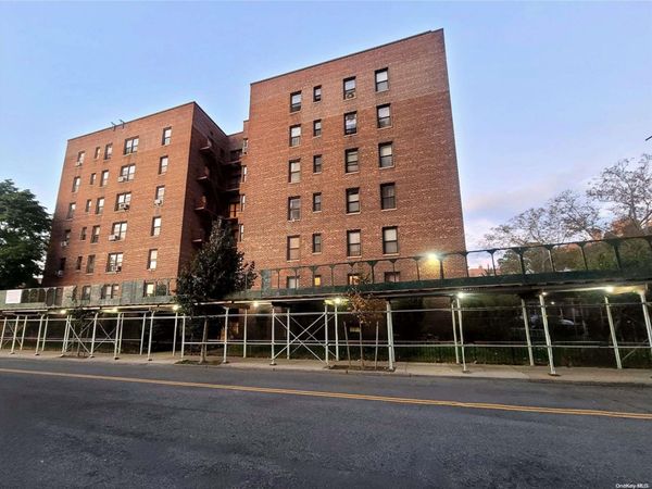 8423 Manton Street, Unit 1D, Briarwood, NY 11435