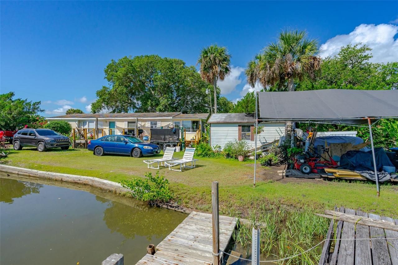 416 E Halifax Avenue, Oak Hill, FL 32759 Photo