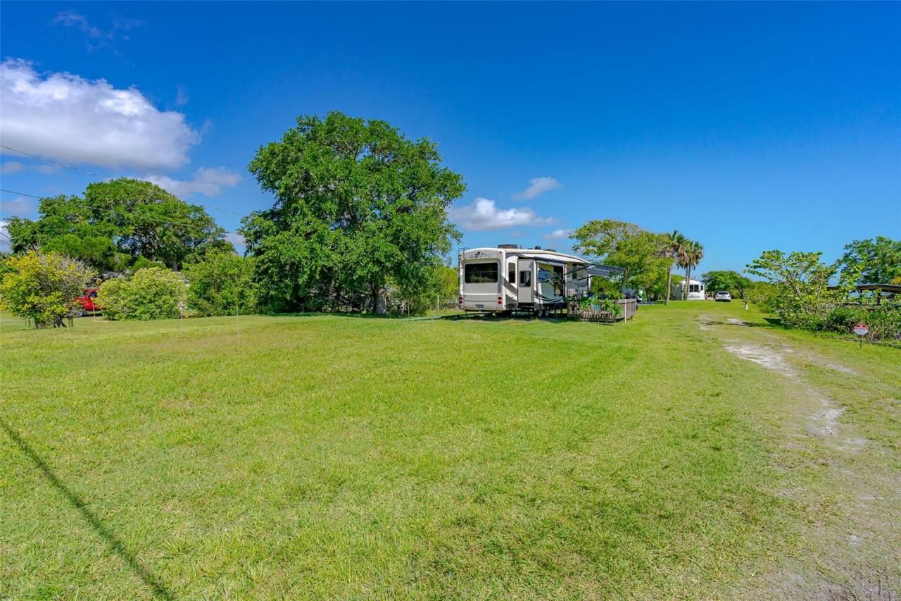 416 E Halifax Avenue, Oak Hill, FL 32759 Photo