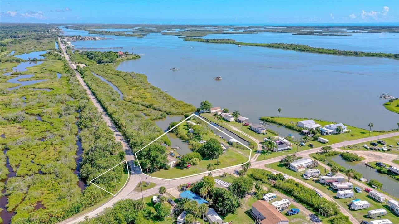 416 E Halifax Avenue, Oak Hill, FL 32759 Photo