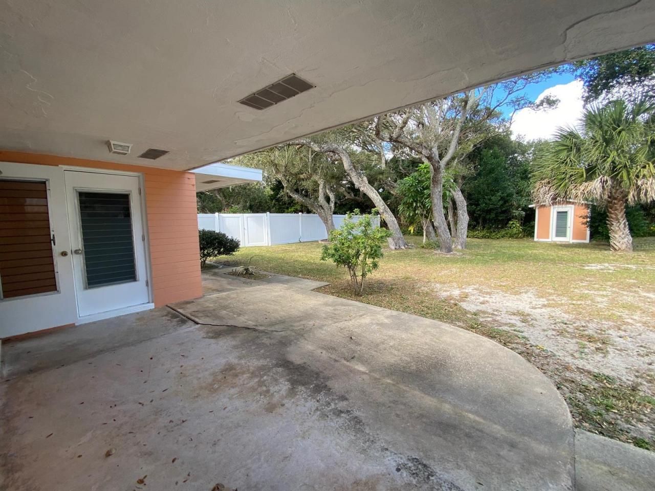 814 E 10th Avenue, New Smyrna Beach, FL 32169 Photo
