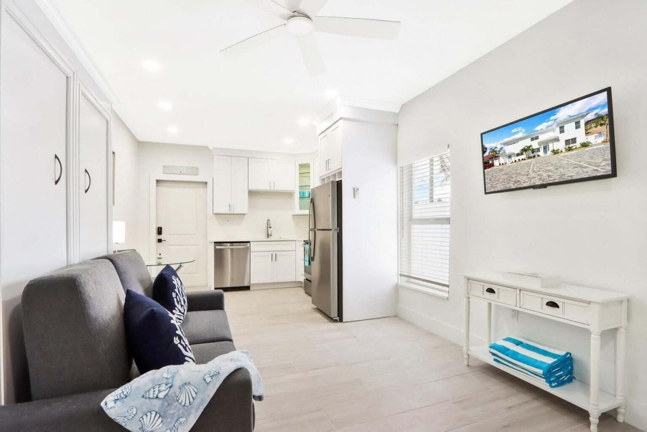 115 Cascade Lane, Palm Beach Shores, FL 33404 Photo