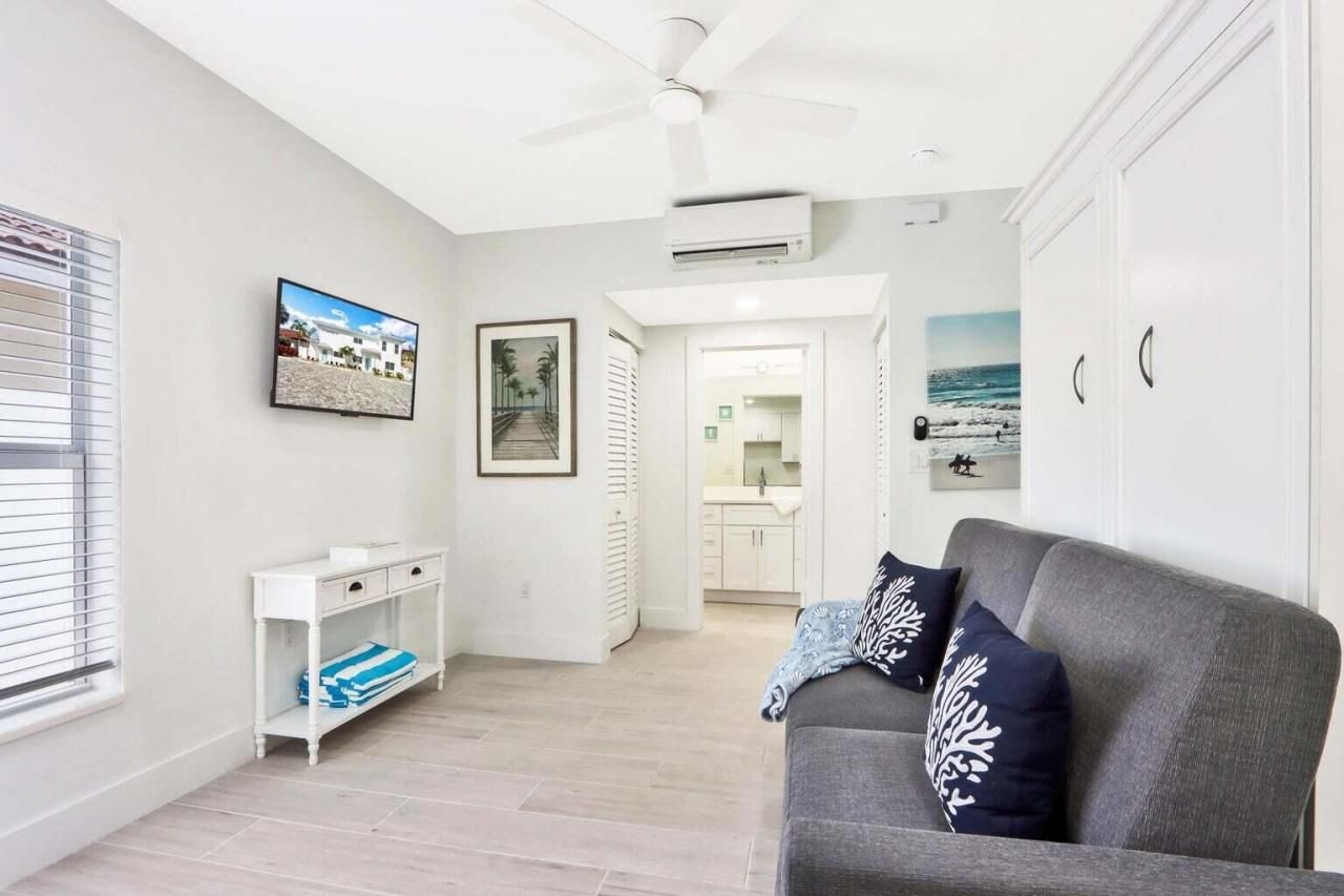 115 Cascade Lane, Palm Beach Shores, FL 33404 Photo