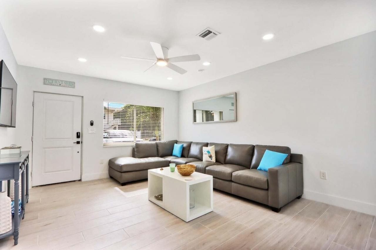 115 Cascade Lane, Palm Beach Shores, FL 33404 Photo