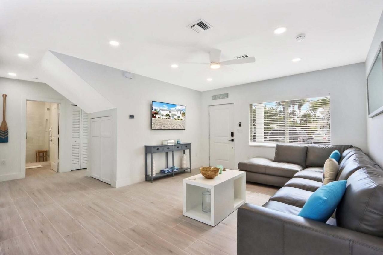 115 Cascade Lane, Palm Beach Shores, FL 33404 Photo