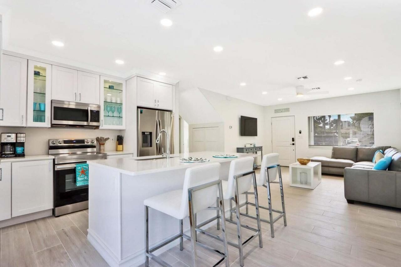 115 Cascade Lane, Palm Beach Shores, FL 33404 Photo