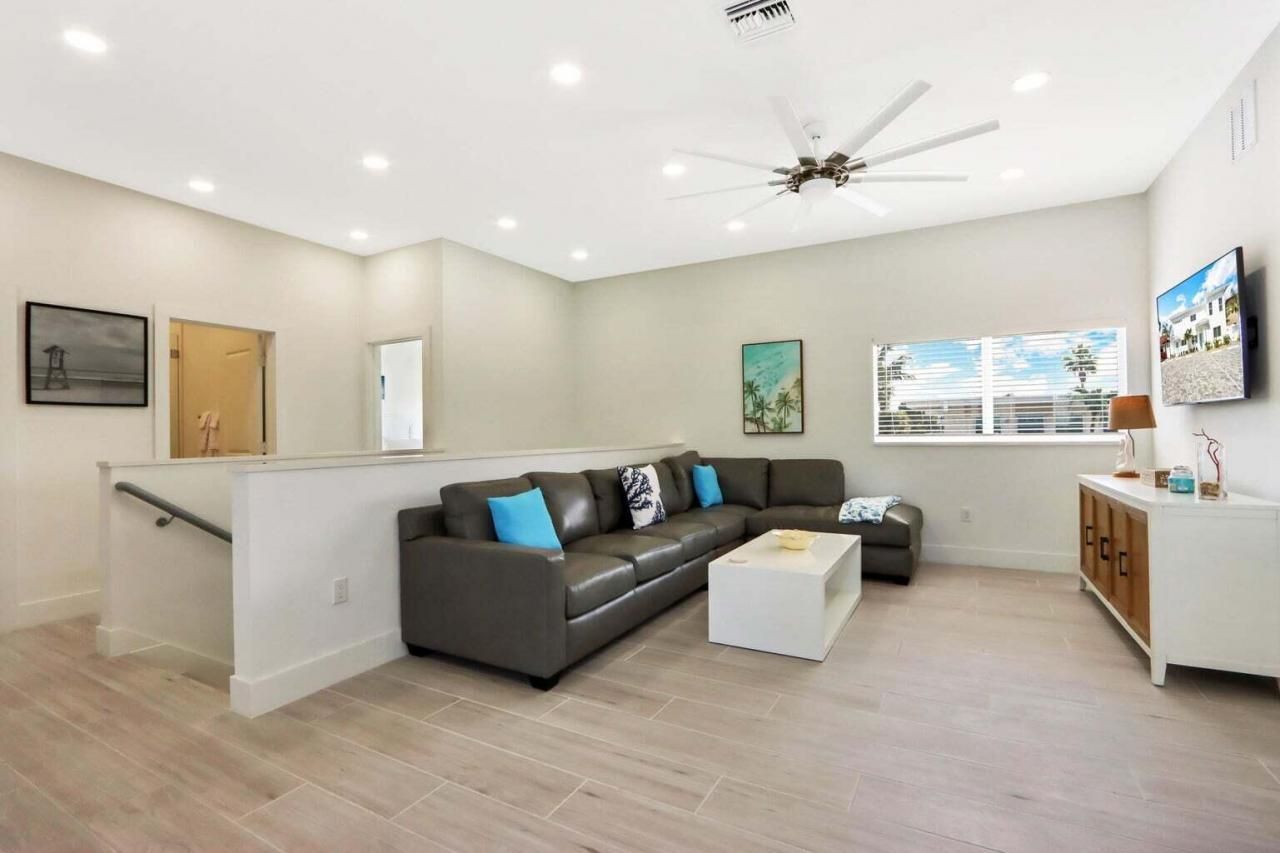 115 Cascade Lane, Palm Beach Shores, FL 33404 Photo