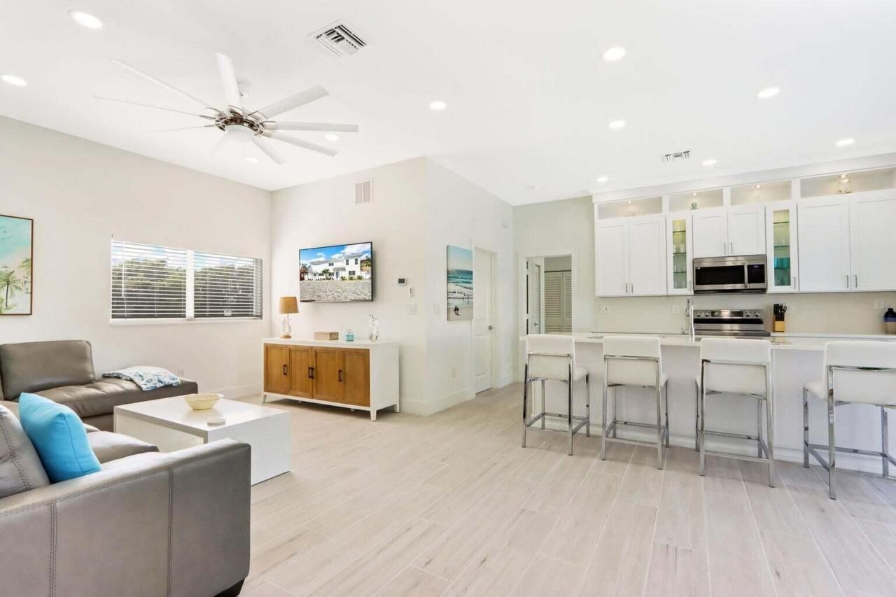 115 Cascade Lane, Palm Beach Shores, FL 33404 Photo