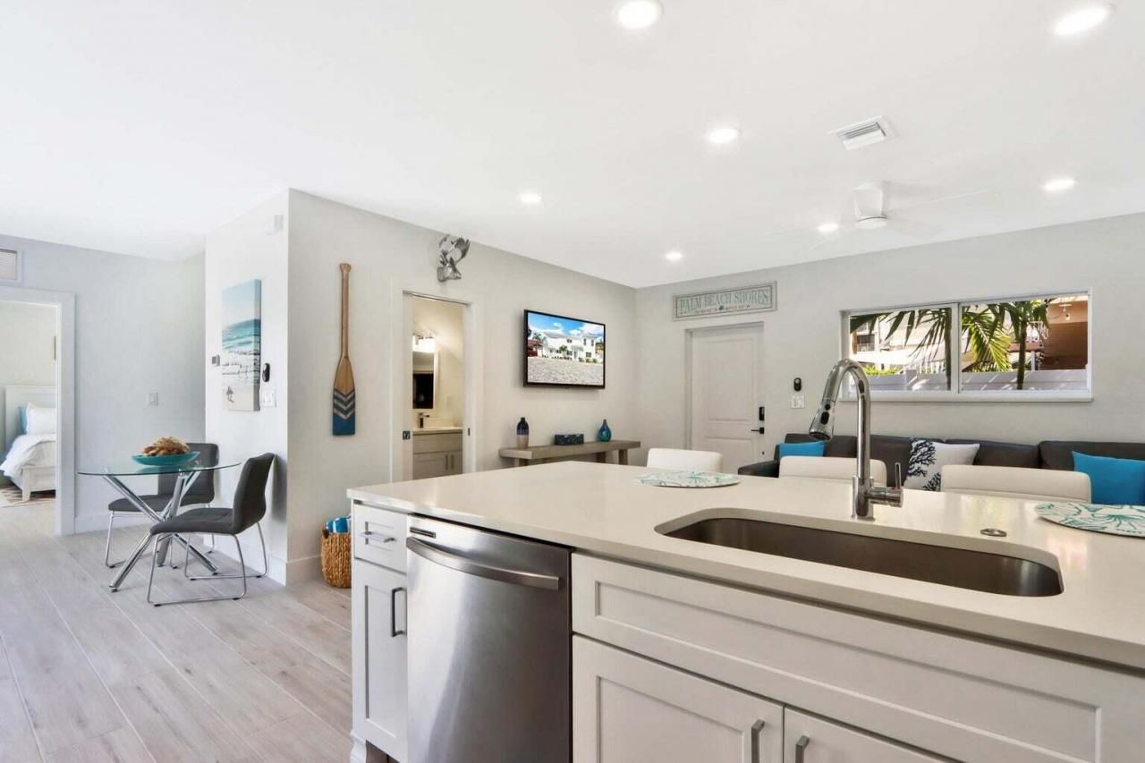 115 Cascade Lane, Palm Beach Shores, FL 33404 Photo