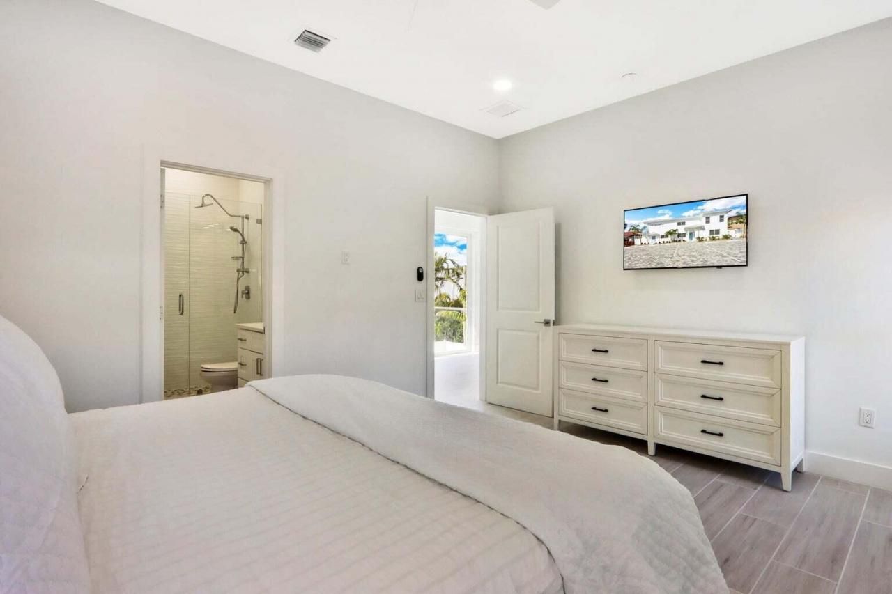 115 Cascade Lane, Palm Beach Shores, FL 33404 Photo