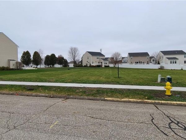 V/L Monroe Square, Barberton, OH 44203