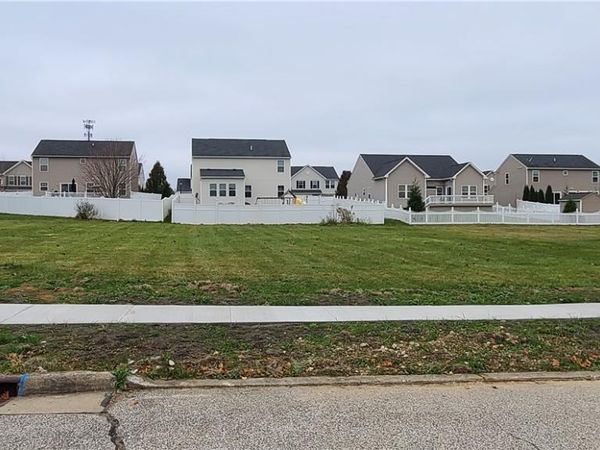 V/L Monroe Square, Barberton, OH 44203