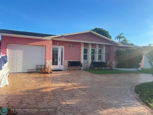 8241 SW 9th Street, North Lauderdale, FL 33068