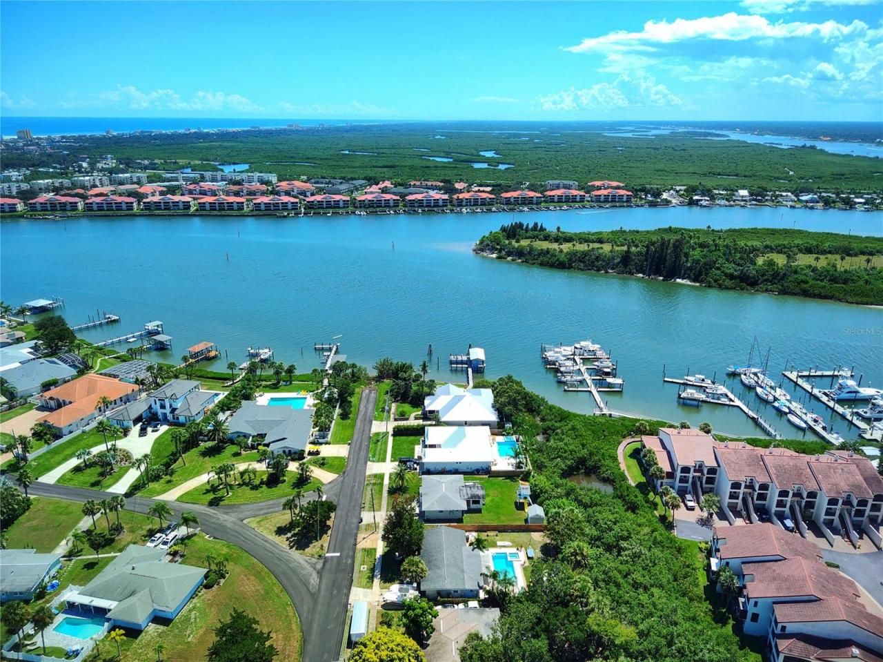 102 Desoto Drive, New Smyrna Beach, FL 32169 Photo