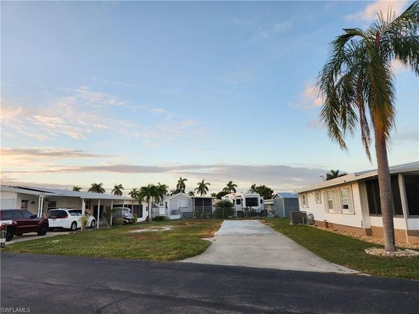211 Derwent BLVD, FORT MYERS, FL 33908