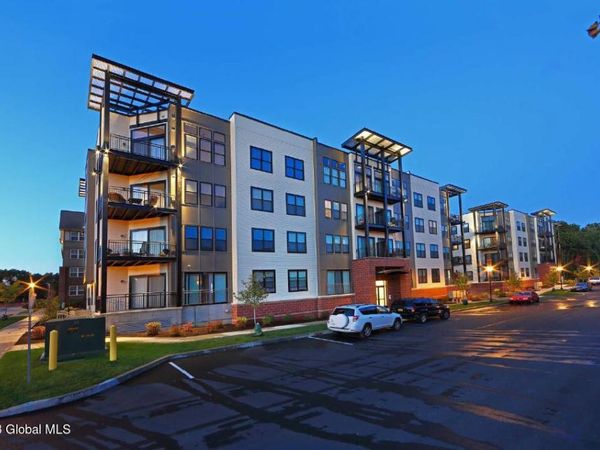 25 Whistler Court, Unit 207, Saratoga Springs, NY 12866