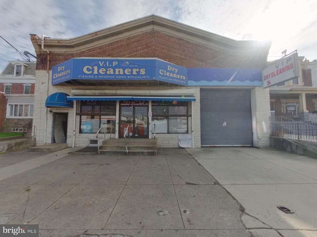 413 17 N 63rd Street, Philadelphia, PA 19151 Main Photo