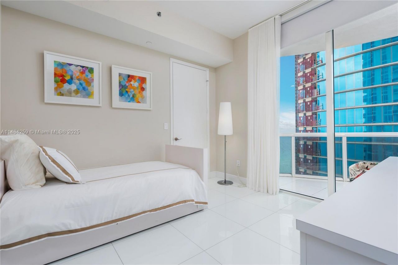 15811 Collins Ave, Unit 1702, Sunny Isles Beach, FL 33160 Photo