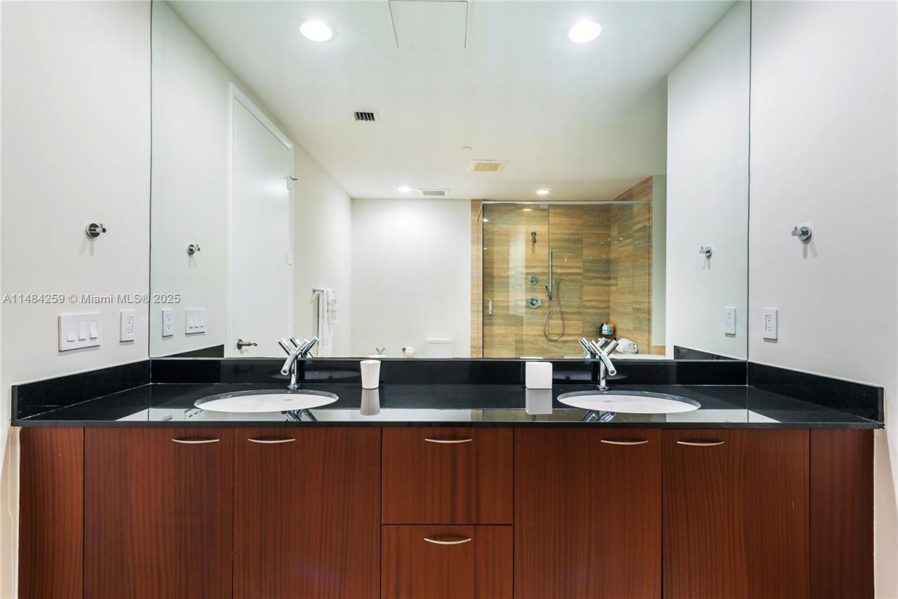 15811 Collins Ave, Unit 1702, Sunny Isles Beach, FL 33160 Photo