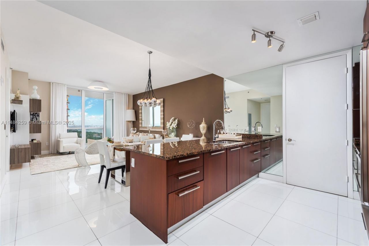 15811 Collins Ave, Unit 1702, Sunny Isles Beach, FL 33160 Photo