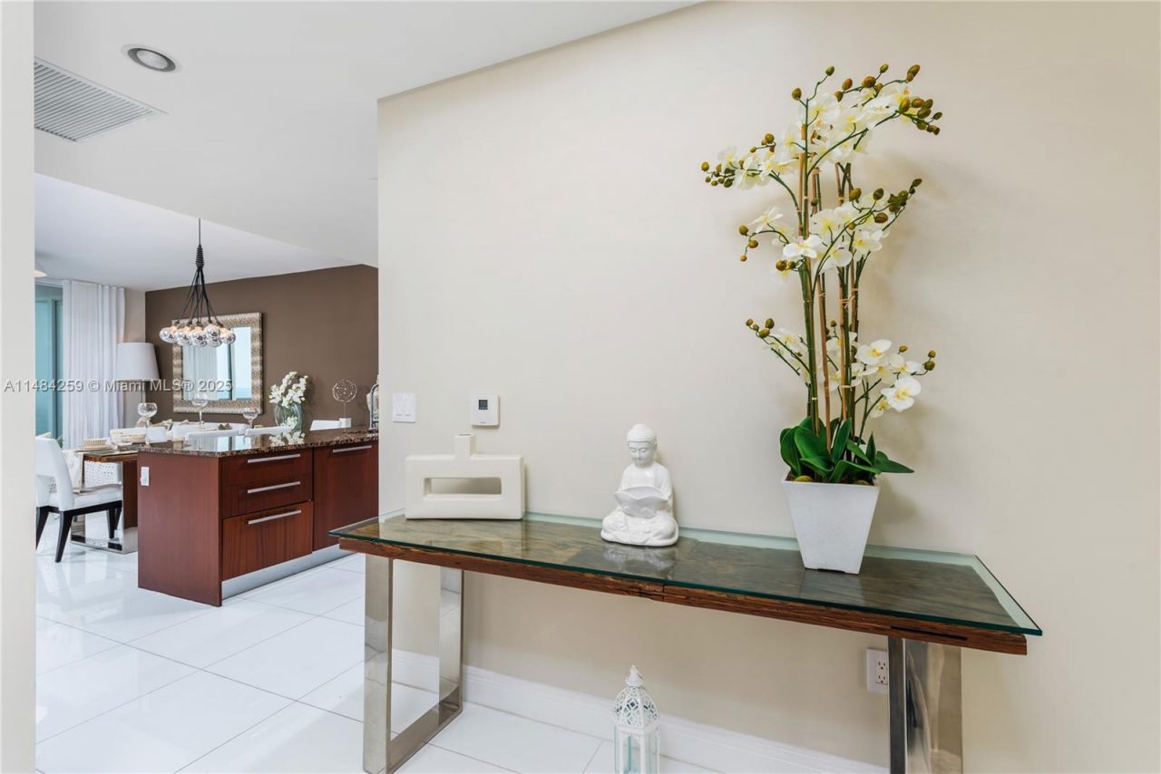 15811 Collins Ave, Unit 1702, Sunny Isles Beach, FL 33160 Photo