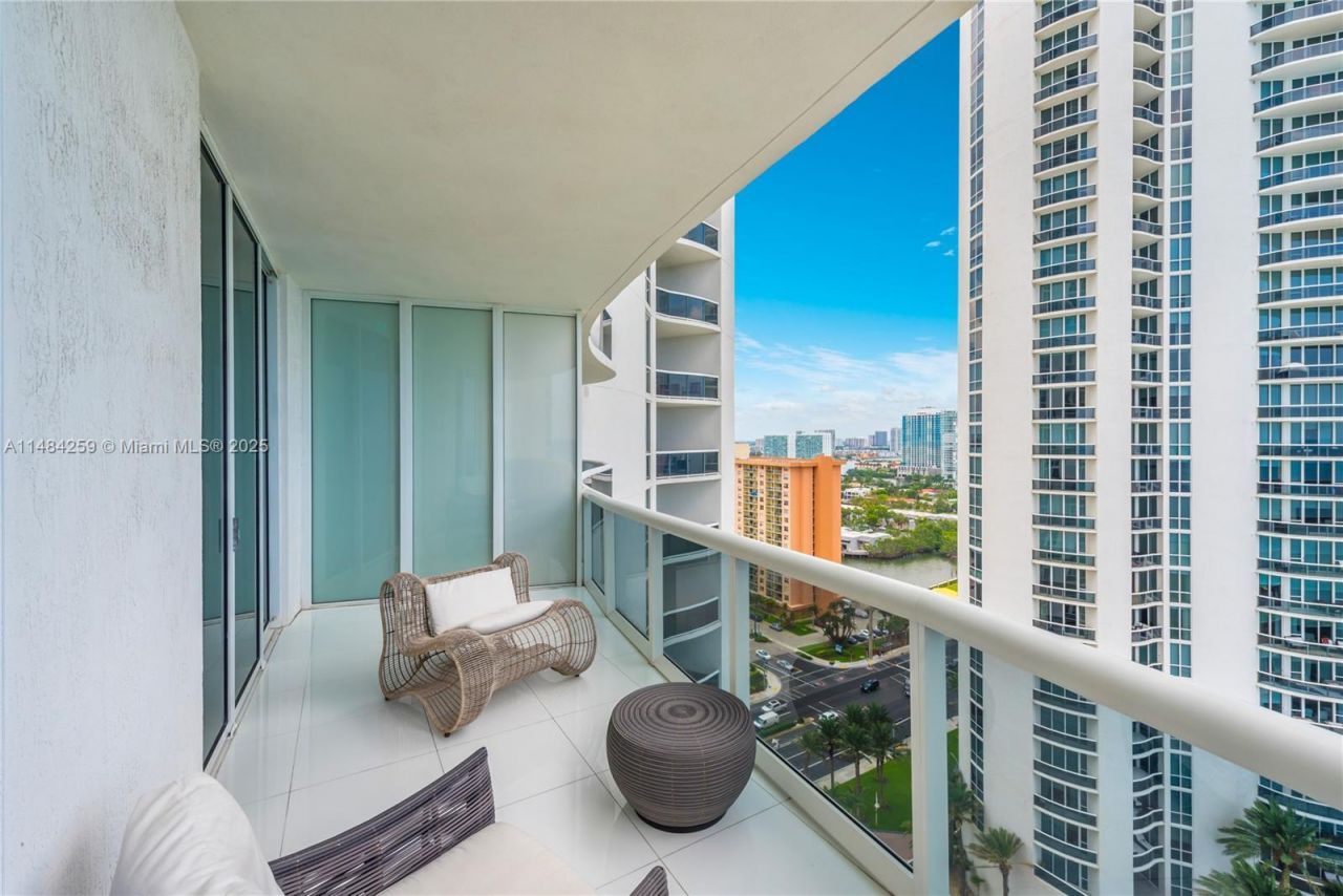 15811 Collins Ave, Unit 1702, Sunny Isles Beach, FL 33160 Photo
