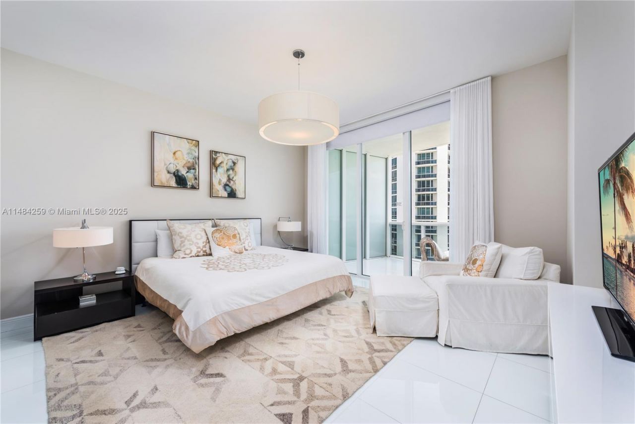 15811 Collins Ave, Unit 1702, Sunny Isles Beach, FL 33160 Photo