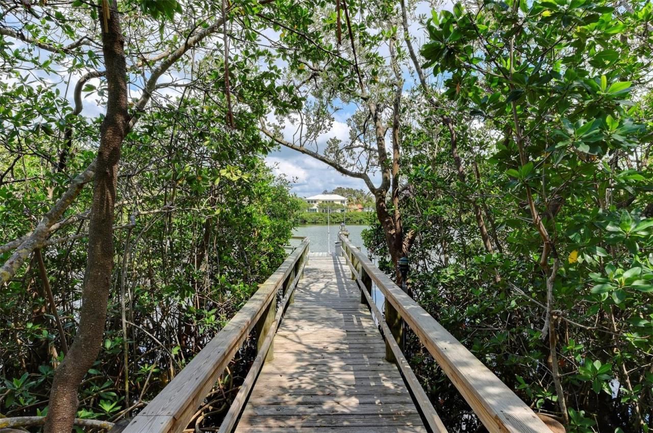 3240 Gulf Of Mexico Drive, Unit 603, Longboat Key, FL 34228 Photo