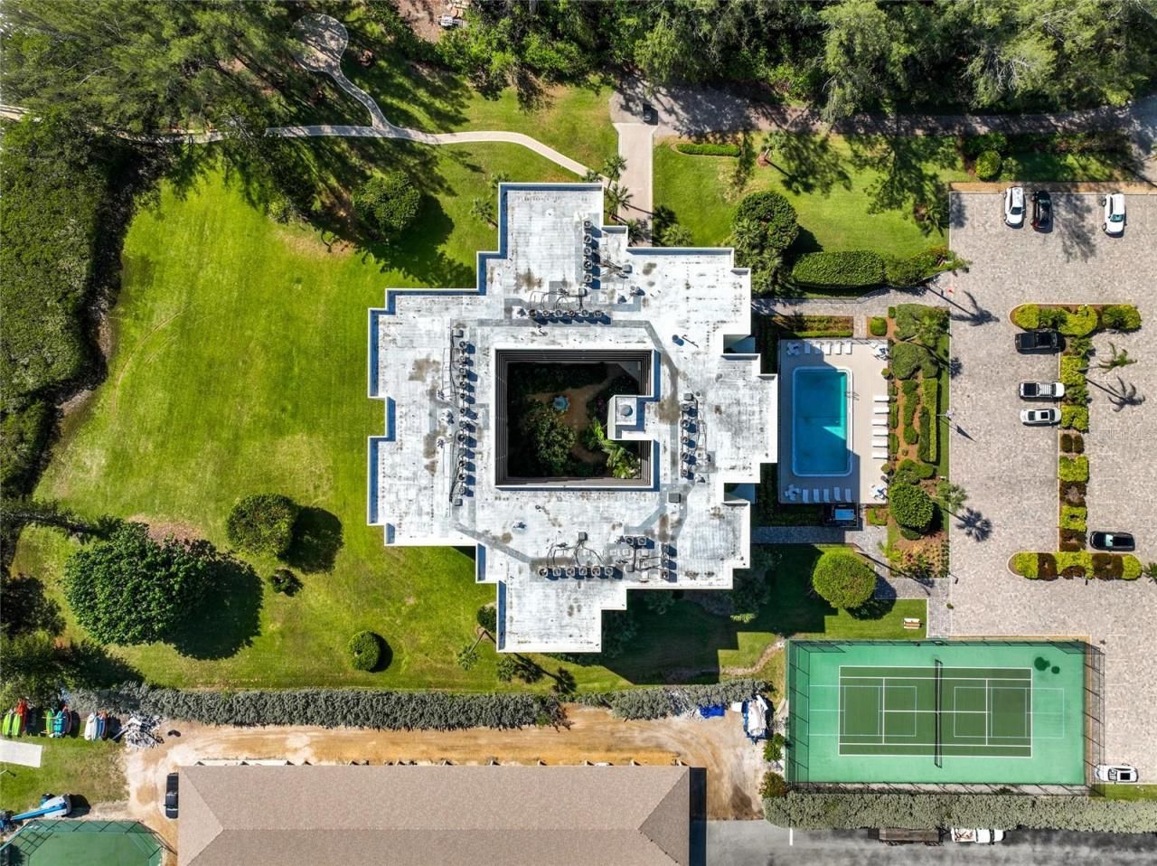 3240 Gulf Of Mexico Drive, Unit 603, Longboat Key, FL 34228 Photo