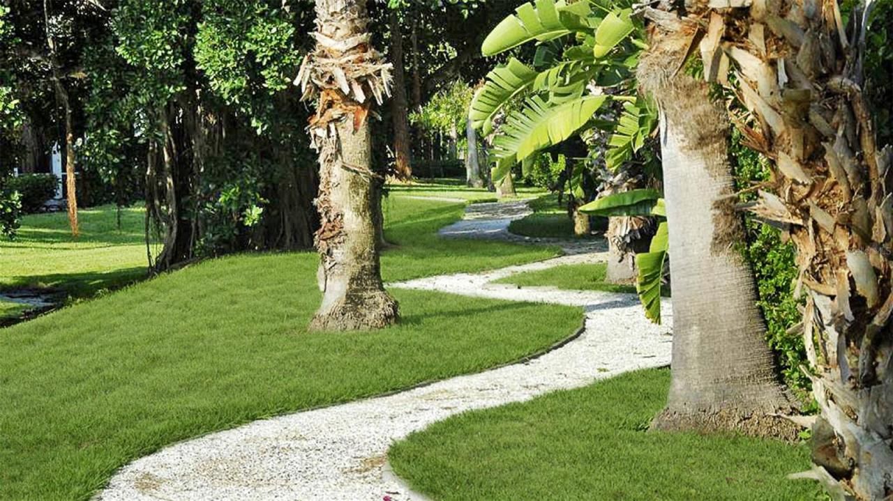 1305 Siesta Bayside Drive, Unit 1305-B, Sarasota, FL 34242 Photo