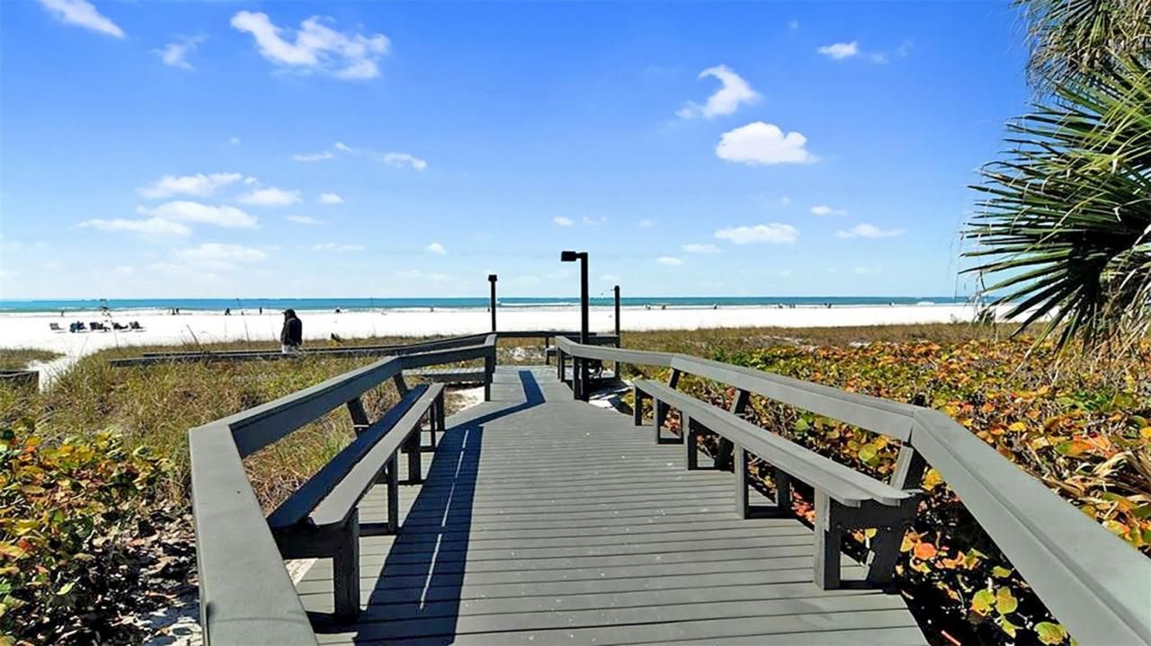 1305 Siesta Bayside Drive, Unit 1305-B, Sarasota, FL 34242 Photo