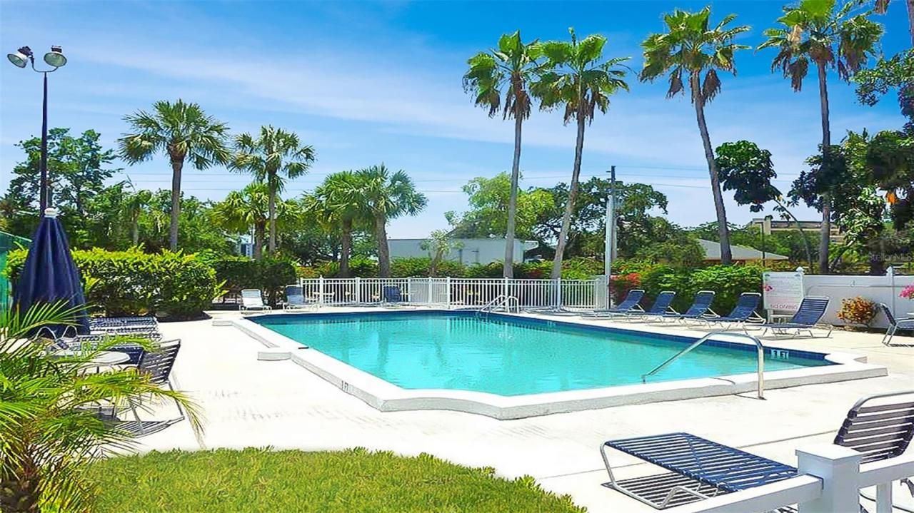 1327 Siesta Bayside Drive, Unit 1327-C, Sarasota, FL 34242 Photo