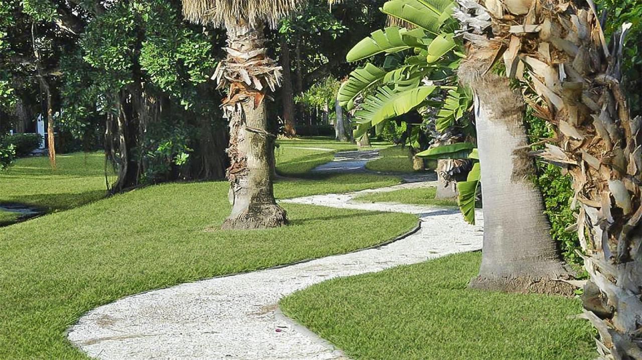 1327 Siesta Bayside Drive, Unit 1327-C, Sarasota, FL 34242 Photo