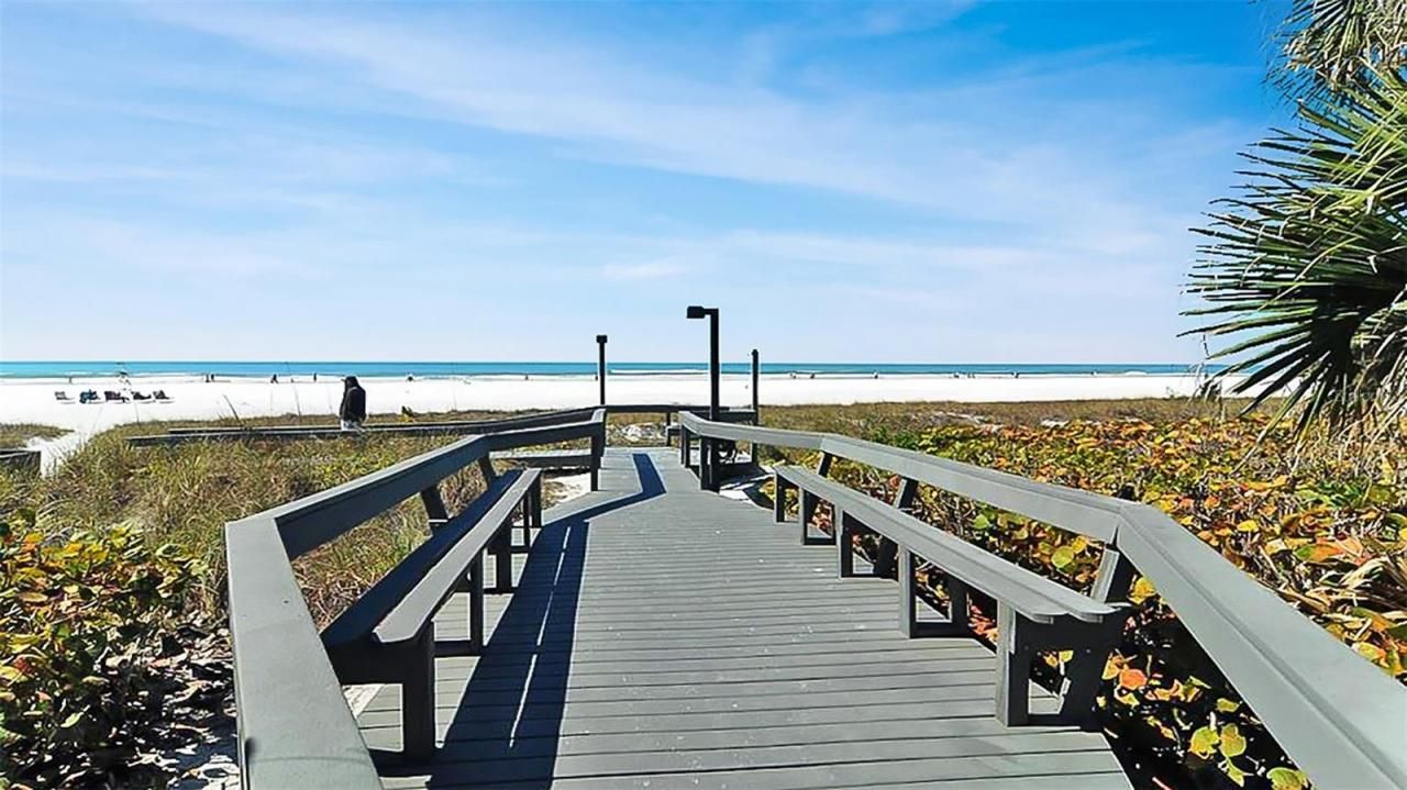 1327 Siesta Bayside Drive, Unit 1327-C, Sarasota, FL 34242 Photo