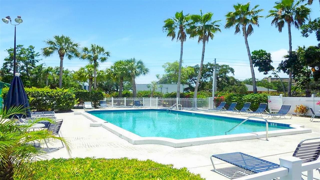 1351 Siesta Bayside Drive, Unit 1351-D, Sarasota, FL 34242 Photo