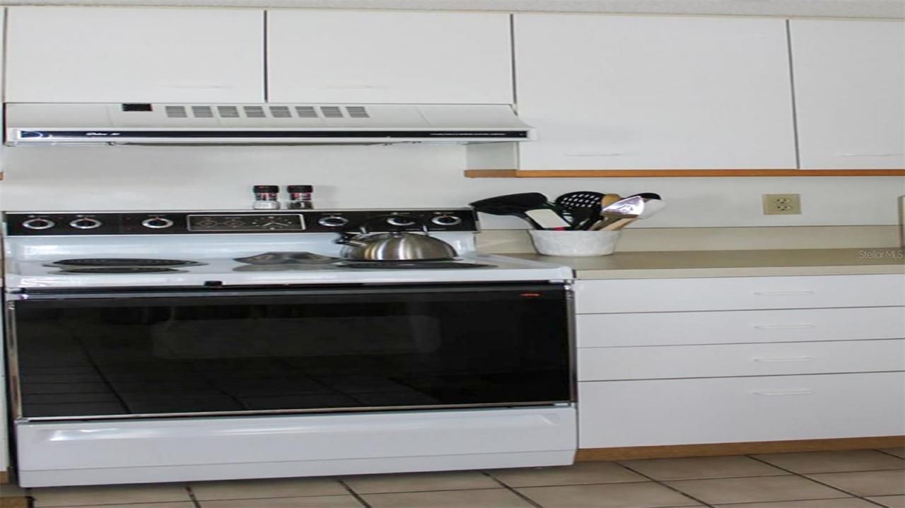 1365 Siesta Bayside Drive, Unit 1365-C, Sarasota, FL 34242 Photo