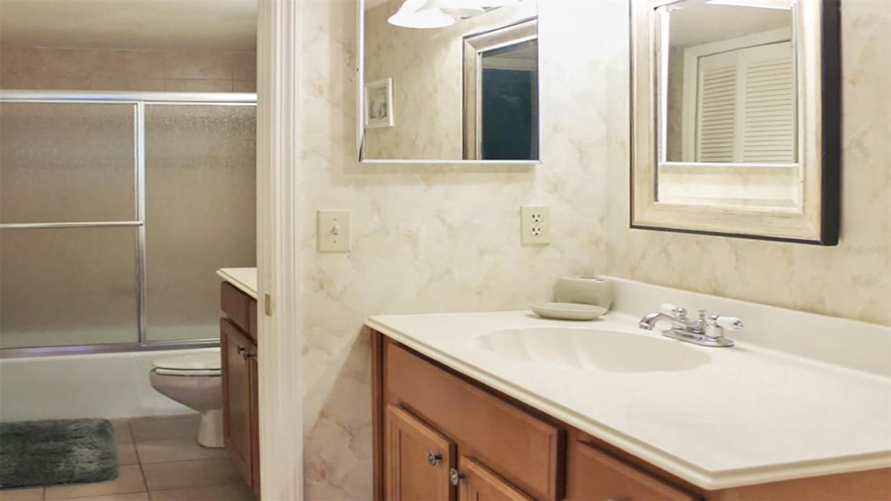 1230 Siesta Bayside Drive, Unit 1230-D, Sarasota, FL 34242 Photo