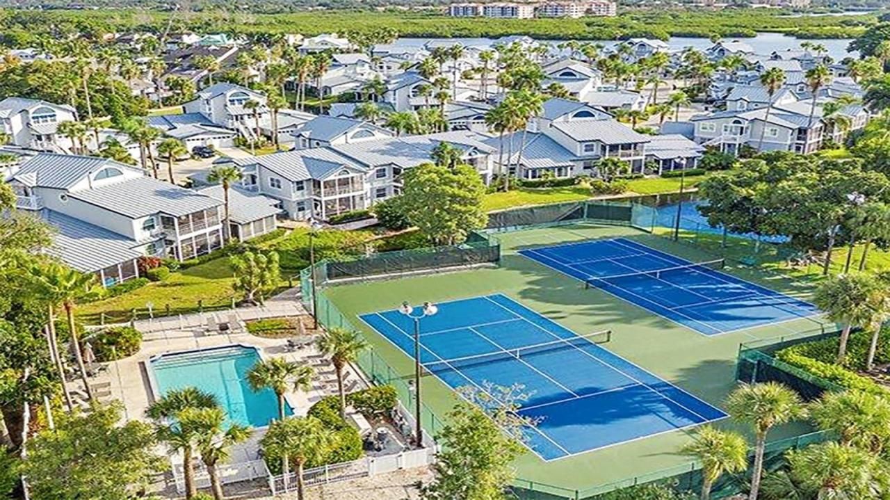 1230 Siesta Bayside Drive, Unit 1230-D, Sarasota, FL 34242 Photo